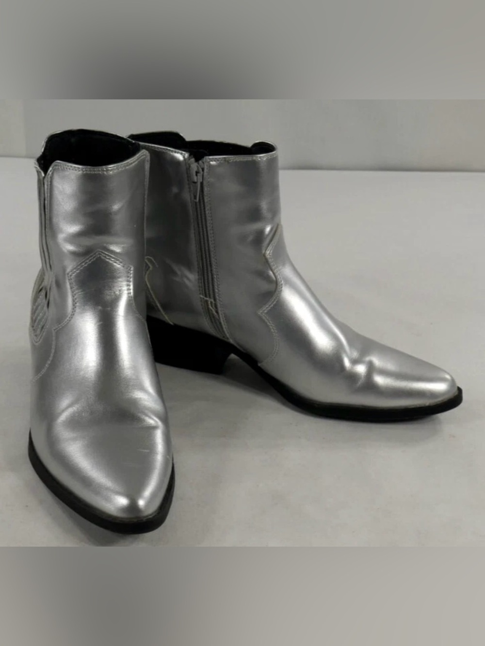 💜 Boundaries Women’s western Silver Boots Side Zipper Memory Foam Size:10 NWOT